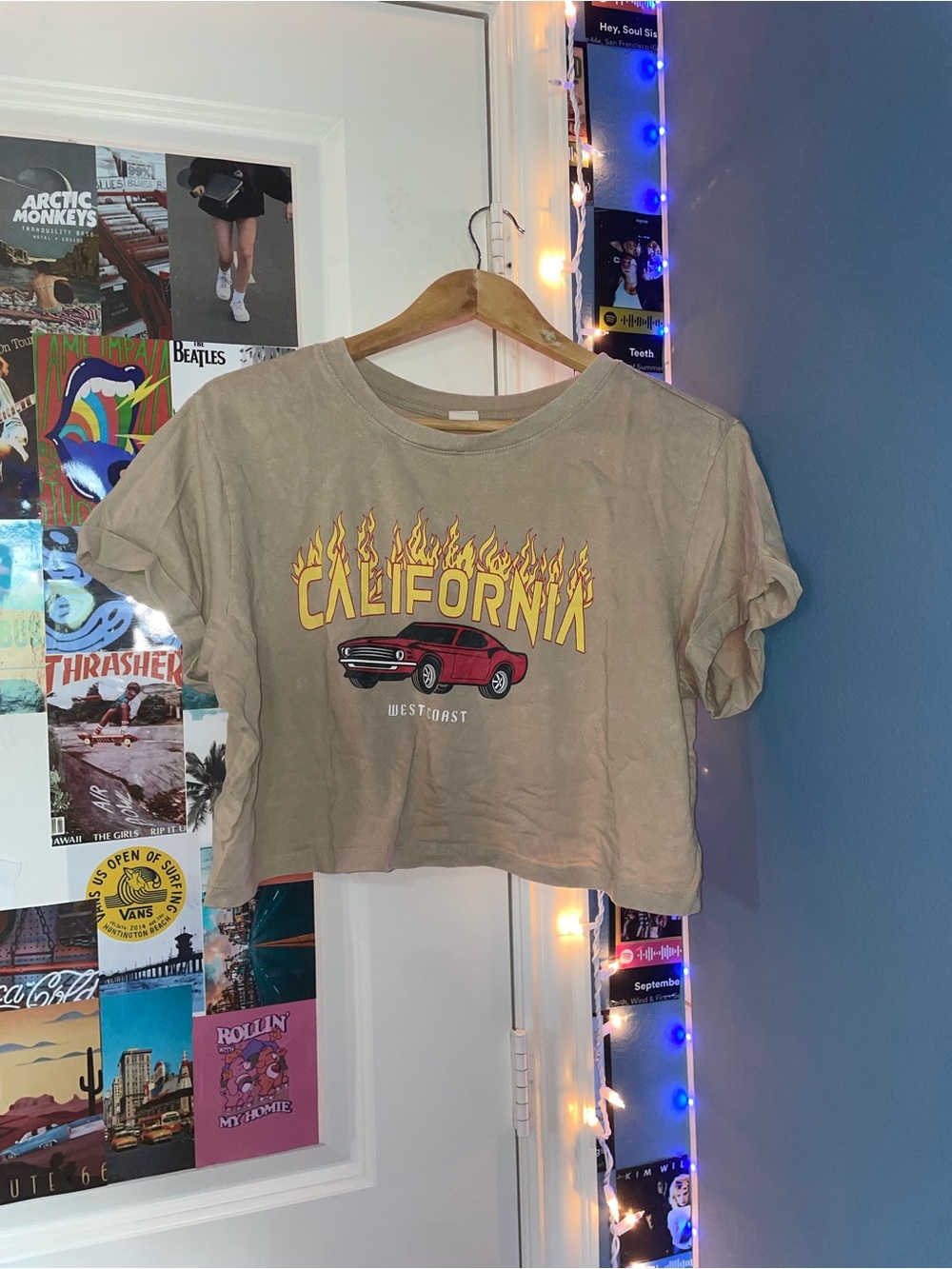 California Graphic Crop Tee - Beige